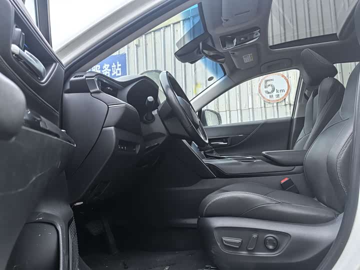 Фото 9 - Toyota Venza