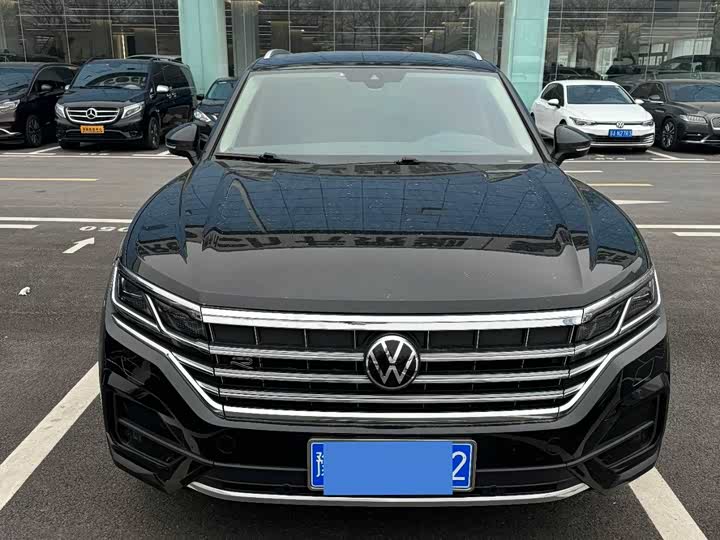 Фото 2 - Volkswagen Touareg