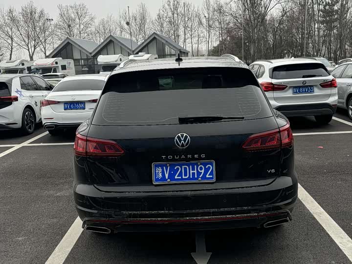 Фото 3 - Volkswagen Touareg