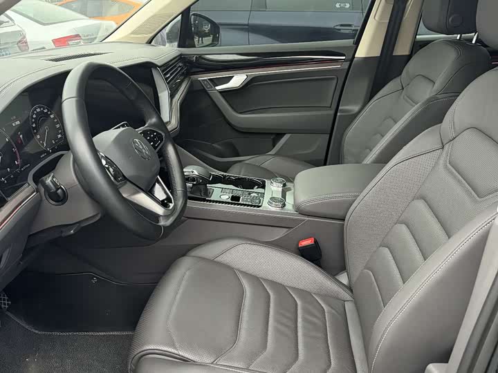 Фото 6 - Volkswagen Touareg