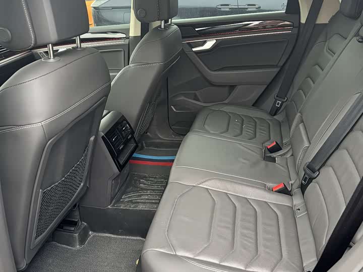 Фото 7 - Volkswagen Touareg