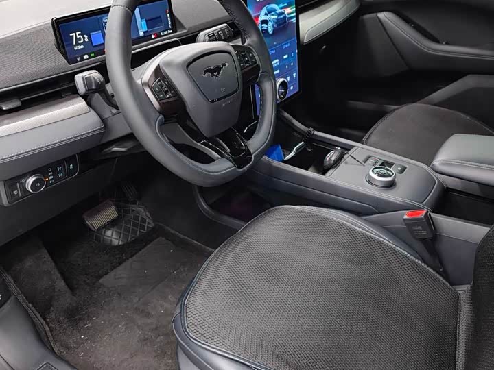 Photo 3 - Ford Mustang Mach-E