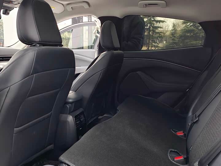 Photo 5 - Ford Mustang Mach-E