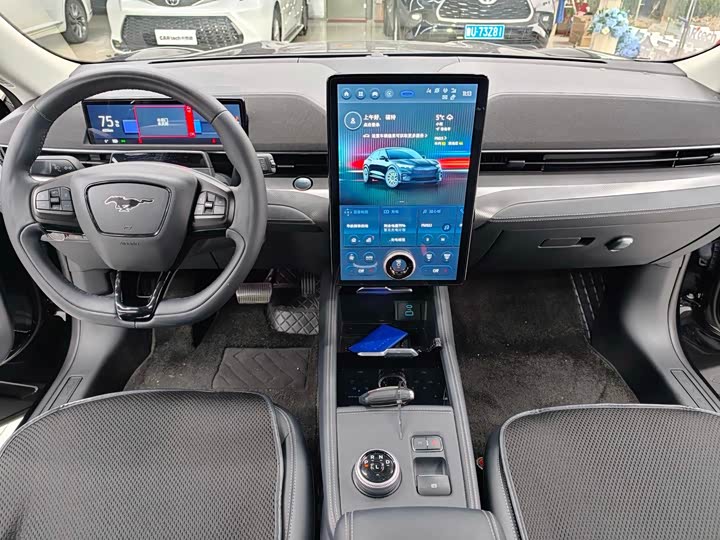 Photo 6 - Ford Mustang Mach-E