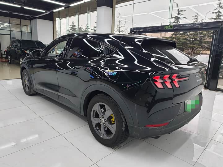 Photo 7 - Ford Mustang Mach-E