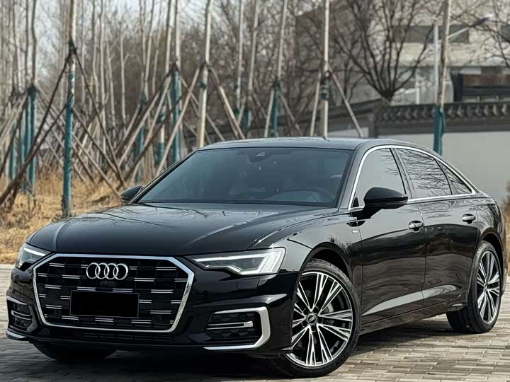 Фото 1 - Audi A6L