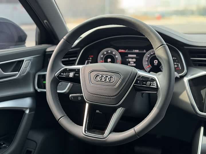 Фото 7 - Audi A6L