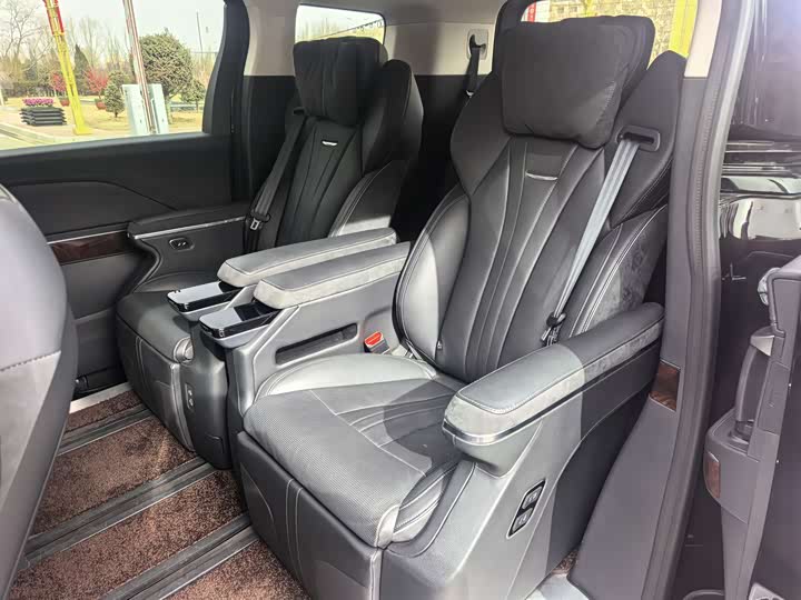 Фото 5 - Hongqi HQ9 Hybrid