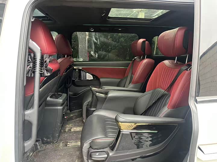 Фото 4 - GAC Trumpchi M8