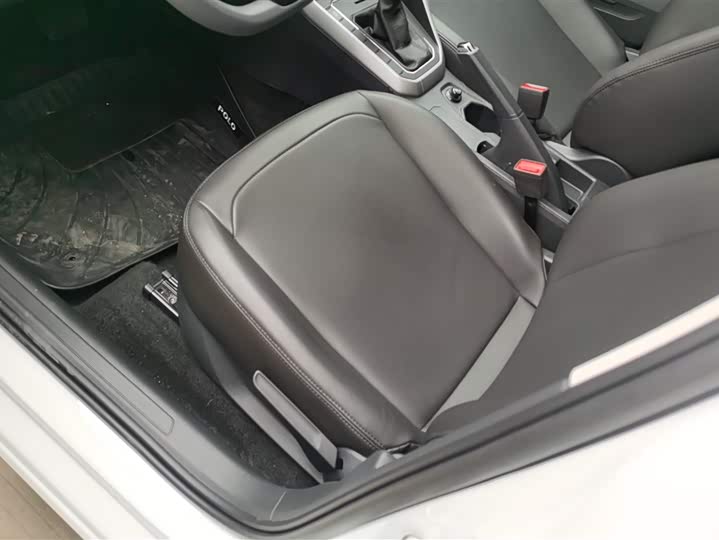 Фото 9 - Volkswagen Polo