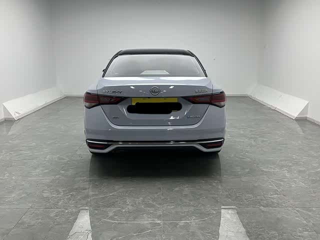 Фото 2 - Nissan Sylphy