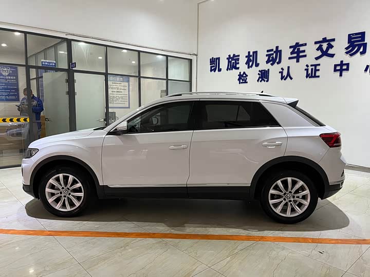 Фото 7 - Volkswagen T-Roc