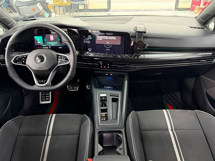 Фото 7 - Volkswagen Golf