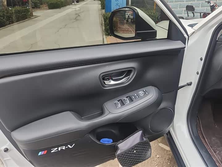 Фото 7 - Honda ZR-V