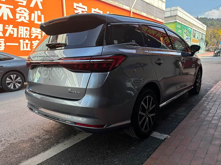 Фото 5 - BYD Song Max Hybrid