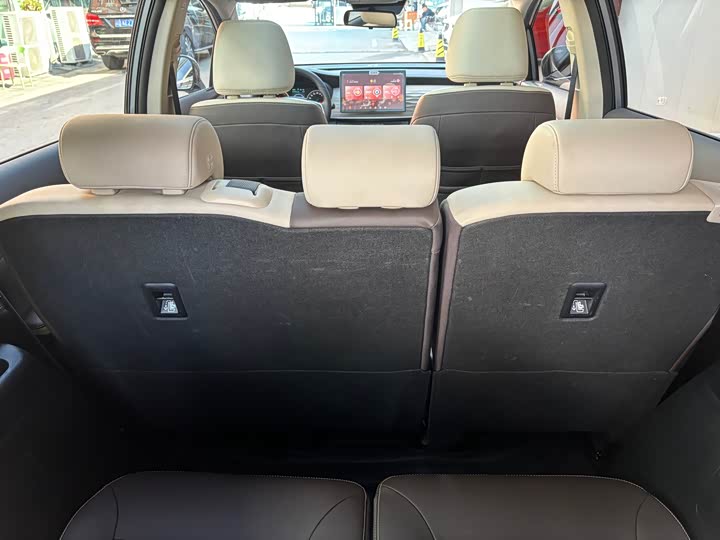 Фото 8 - BYD Song Max Hybrid