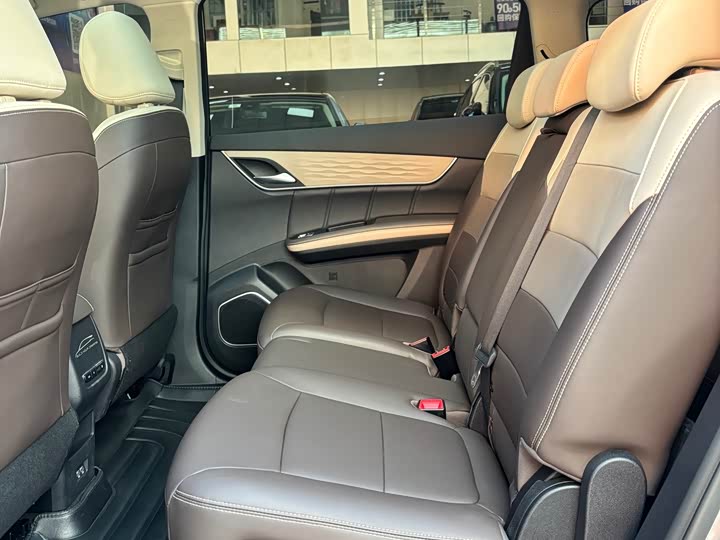 Фото 9 - BYD Song Max Hybrid