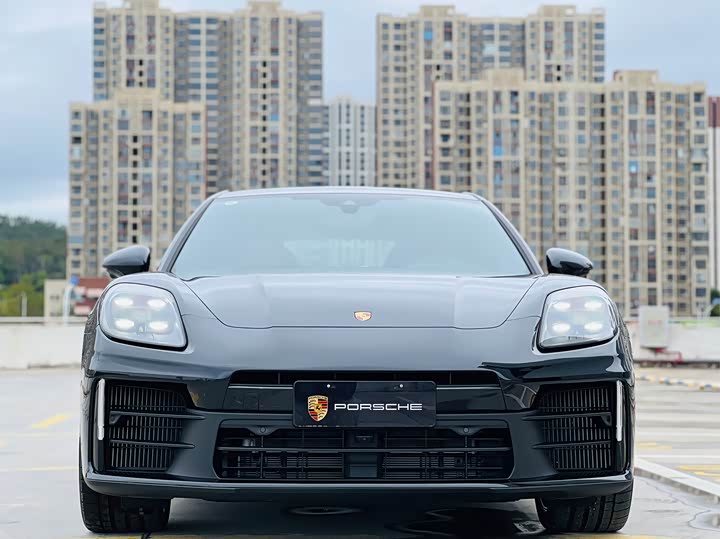 Фото 2 - Porsche Panamera