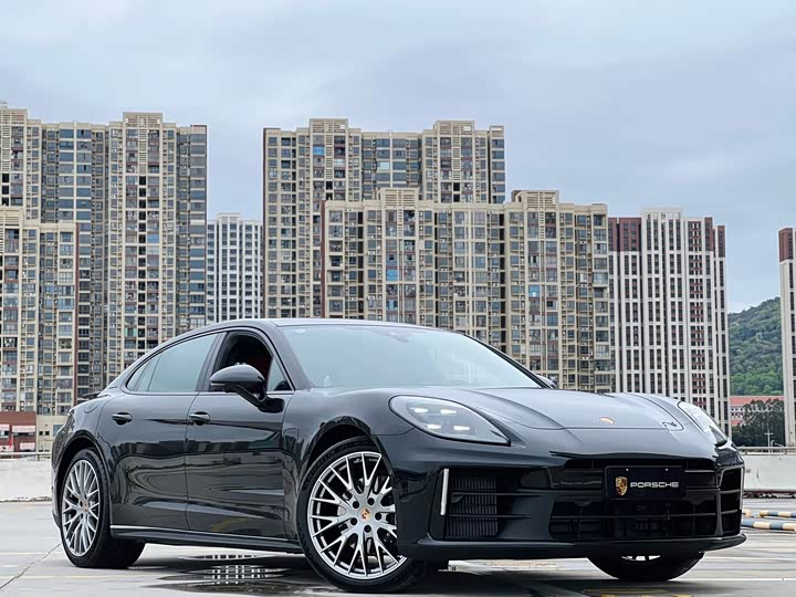 Фото 3 - Porsche Panamera