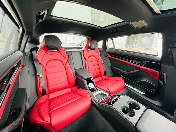 Фото 9 - Porsche Panamera