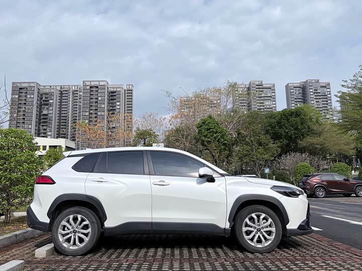 Photo 4 - Toyota Frontlander