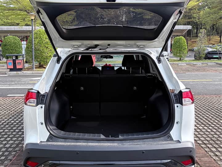 Photo 8 - Toyota Frontlander