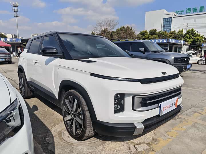 Фото 3 - Geely Icon