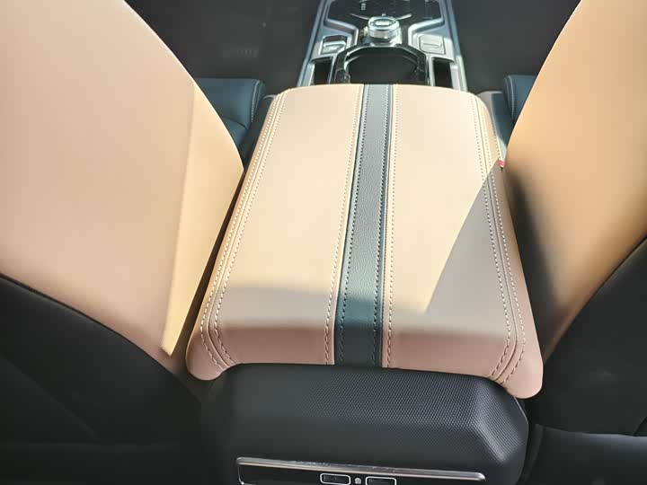 Фото 7 - Geely Icon