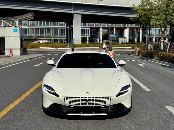 Фото 1 - Ferrari Roma