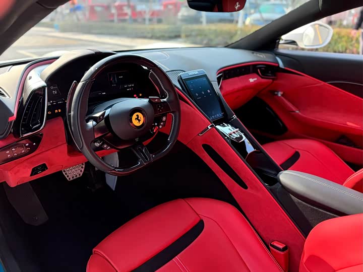 Фото 5 - Ferrari Roma