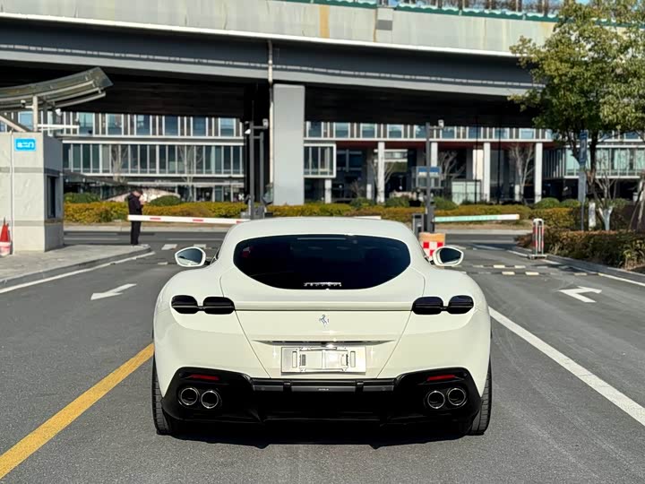 Фото 8 - Ferrari Roma