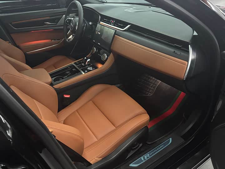 Фото 7 - Jaguar XF L
