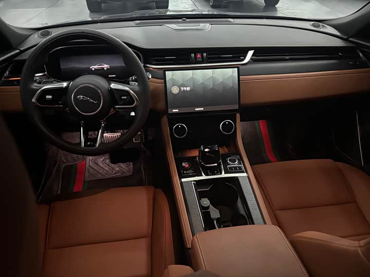 Фото 9 - Jaguar XF L