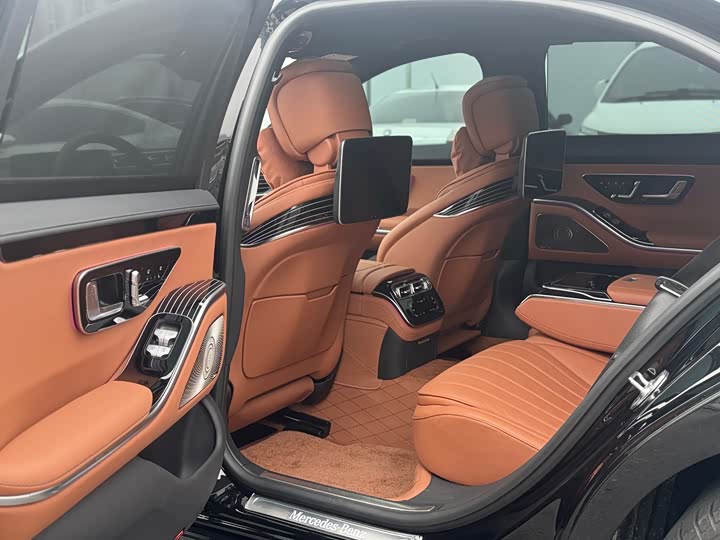 Фото 5 - Mercedes-Benz S-Class