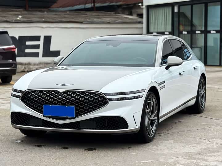 Фото 1 - Genesis G90