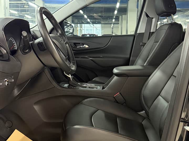 Фото 4 - Chevrolet Equinox