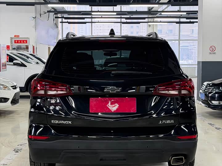 Фото 8 - Chevrolet Equinox