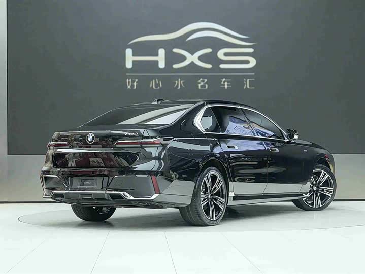 Фото 4 - BMW 7 Series