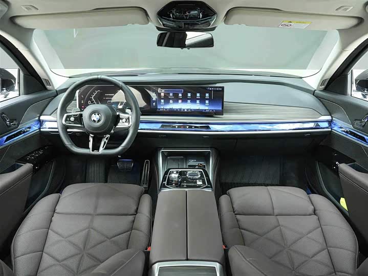 Фото 6 - BMW 7 Series