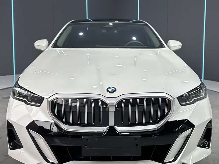 Фото 2 - BMW 5 Series