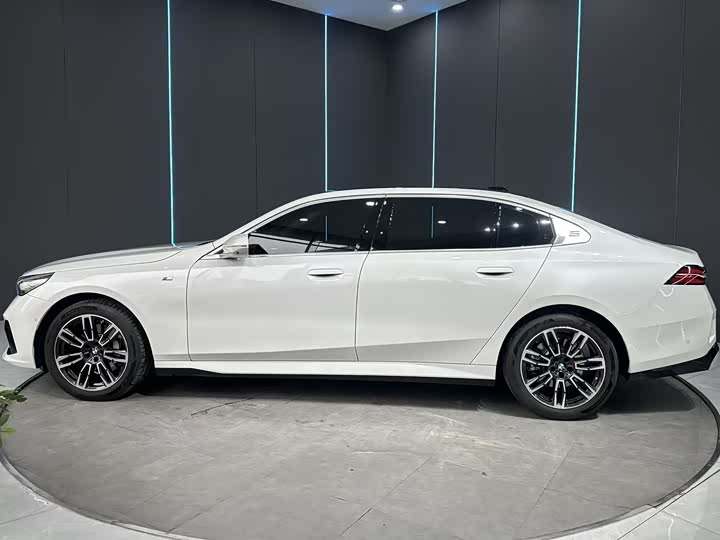 Фото 4 - BMW 5 Series