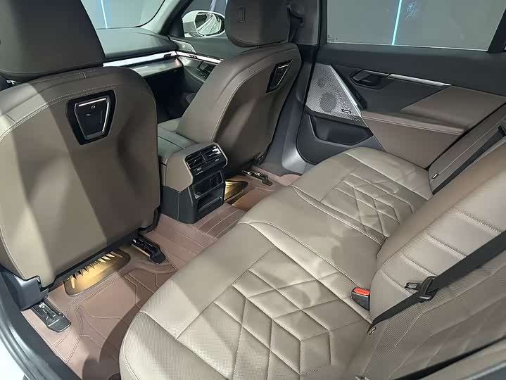 Фото 9 - BMW 5 Series