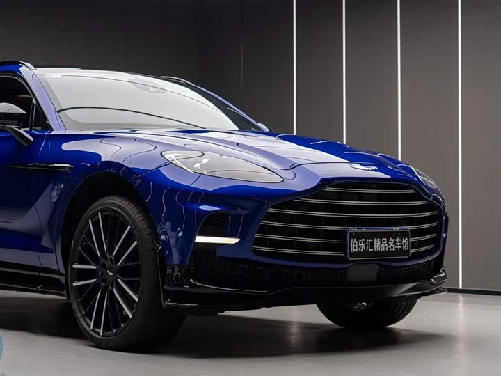 Фото 4 - Aston Martin DBX