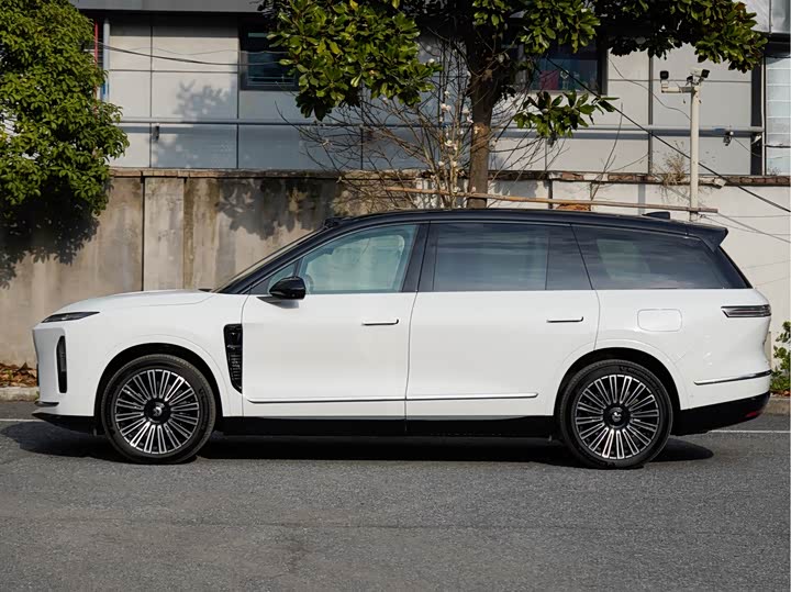 Фото 3 - Nio ES8