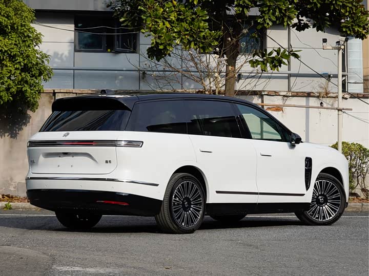 Фото 4 - Nio ES8