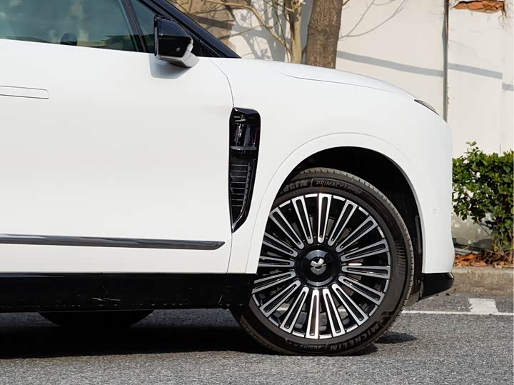 Фото 6 - Nio ES8