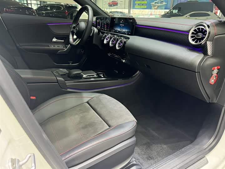 Фото 9 - Mercedes-Benz A-Class