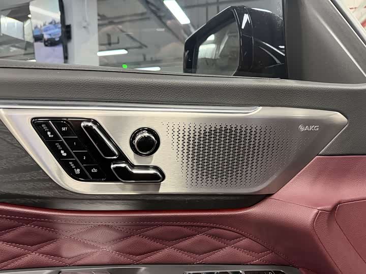 Фото 8 - Cadillac CT6