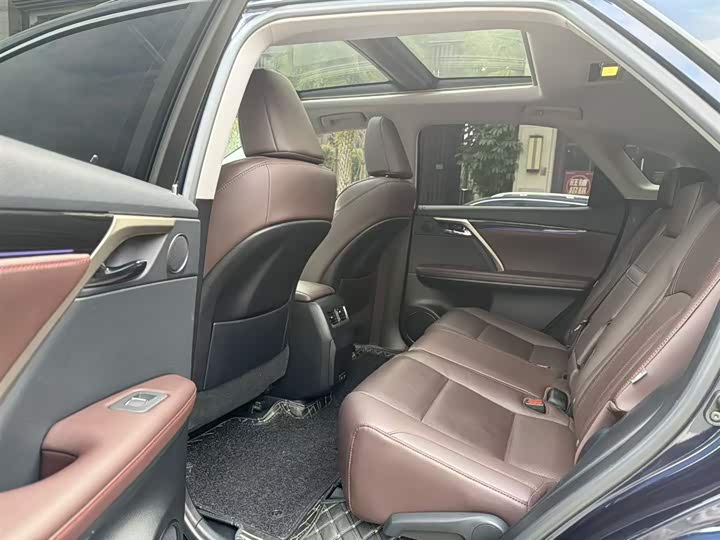 Фото 5 - Lexus RX