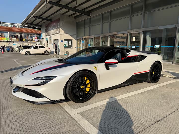 Фото 1 - Ferrari SF90